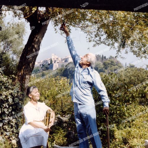Le Sénateur Pierre Laffitte dans sa maison à Saint Paul de Vence.